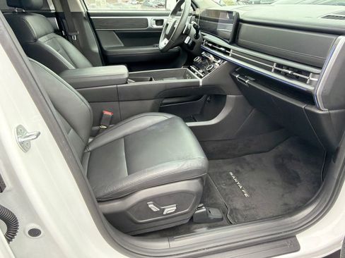 Used 2025 Hyundai Santa Fe Limited image 13
