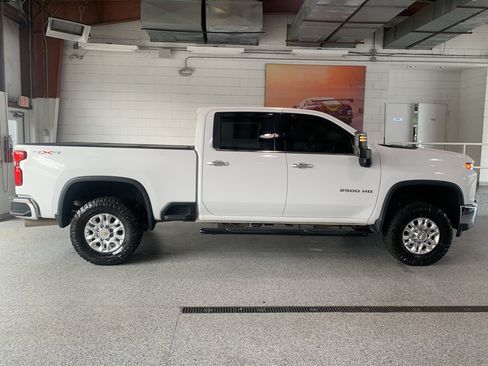 Used 2023 Chevrolet Silverado 2500 LTZ AWD/4WD image 12