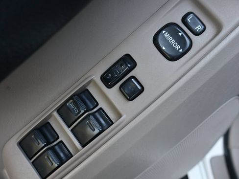 Used 2005 Toyota 4Runner Sport AWD/4WD image 27