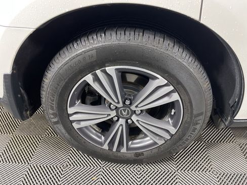 Used 2018 Acura MDX SH-AWD image 16