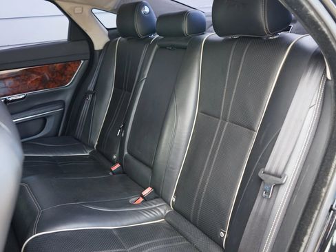 Used 2018 Jaguar XJ R-Sport image 36