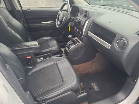 Used 2014 Jeep Compass Latitude AWD/4WD image 14
