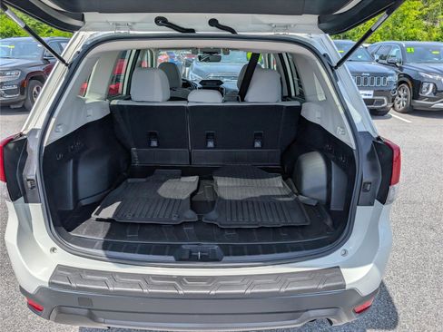 Used 2019 Subaru Forester Premium w/ All-Weather Package AWD/4WD image 12