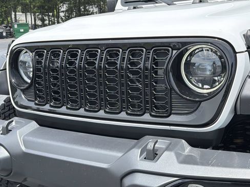 Used 2025 Jeep Wrangler Unlimited Sport AWD/4WD image 6