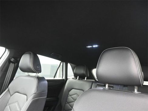 Certified 2024 Volkswagen Atlas Cross Sport SE image 28