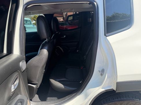 Used 2017 Jeep Renegade Trailhawk AWD/4WD image 22