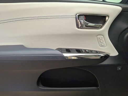 Used 2015 Toyota Avalon Limited FWD image 10