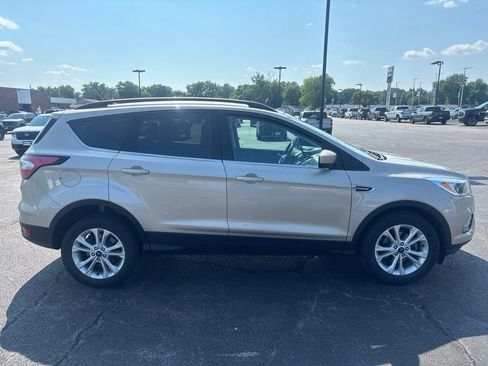Used 2018 Ford Escape SE w/ SE Sync 3 Package FWD image 5