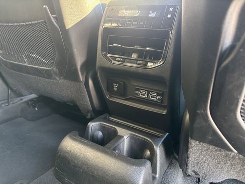 Used 2023 Jeep Grand Cherokee L Laredo image 29