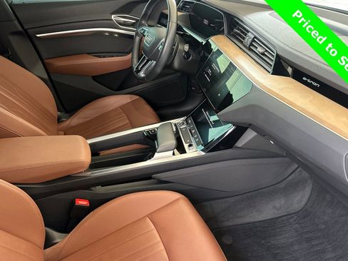 Used 2024 Audi Q8 e-tron Premium AWD/4WD image 20