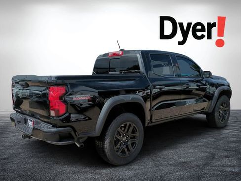Used 2025 Chevrolet Colorado Trail Boss AWD/4WD image 3
