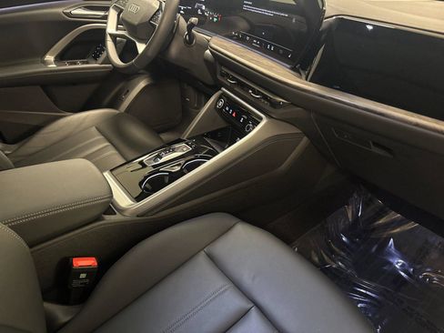 Certified 2025 Audi Q5 Premium w/ Convenience Package image 16