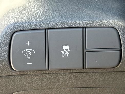 Used 2024 Hyundai Elantra SEL image 23