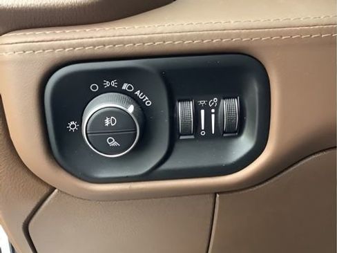 Certified 2022 RAM 3500 Limited image 28