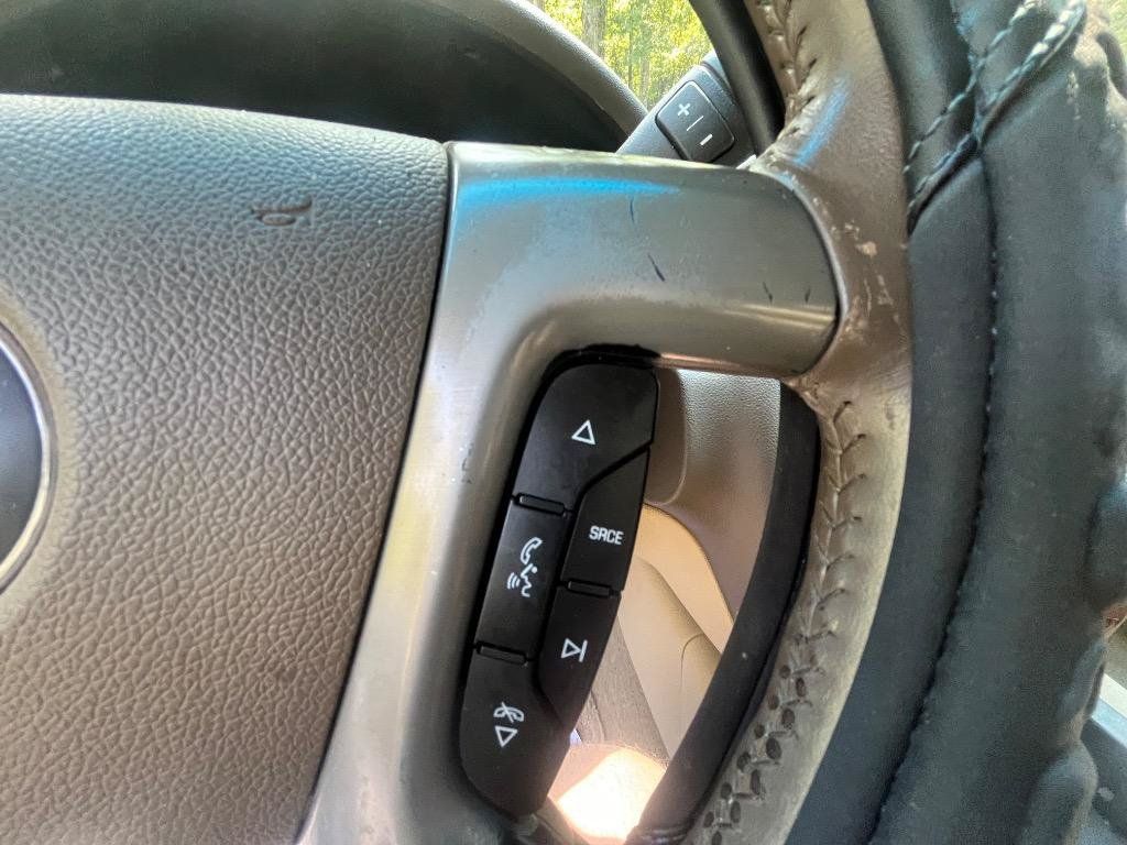 Used 2013 Chevrolet Avalanche LT w/ Texas Edition RWD image 2