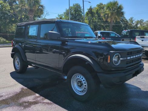 New 2025 Ford Bronco 4-Door image 2