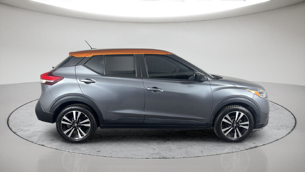 Used 2019 Nissan Kicks SV FWD image 4