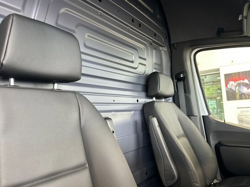 New 2025 Mercedes-Benz Sprinter 2500 image 16