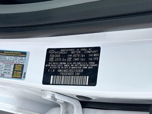 Certified 2025 Hyundai Elantra SEL FWD image 30