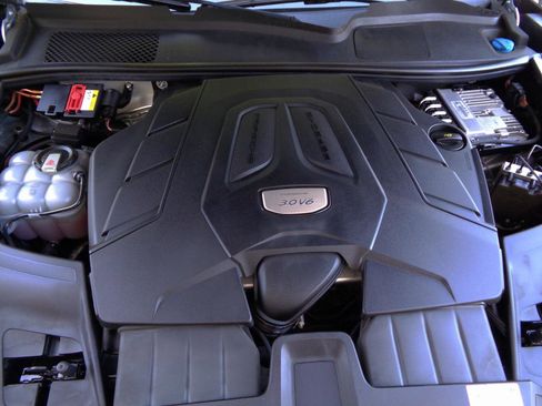 Used 2019 Porsche Cayenne AWD/4WD image 19
