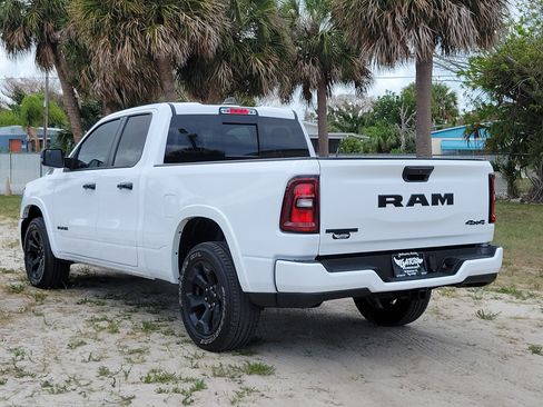 Used 2025 RAM 1500 Big Horn AWD/4WD image 3