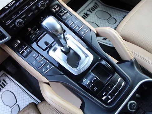 Used 2016 Porsche Cayenne w/ Premium Package AWD/4WD image 19