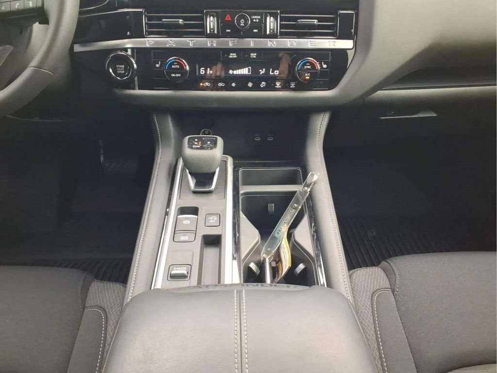 Used 2026 Nissan Pathfinder SV FWD image 11