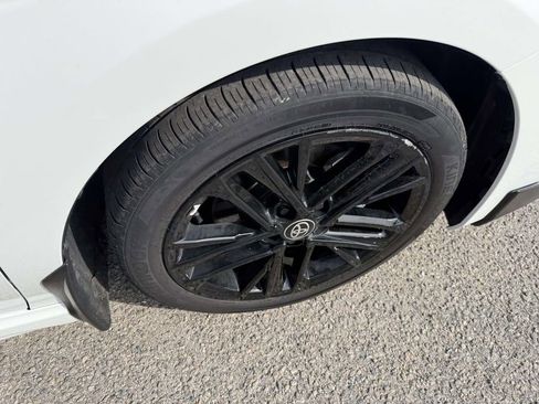 Used 2025 Toyota Camry SE w/ Convenience Package image 9