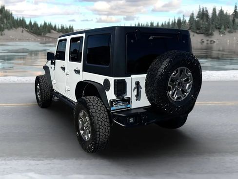 Used 2017 Jeep Wrangler Unlimited Rubicon w/ Connectivity Group AWD/4WD image 5