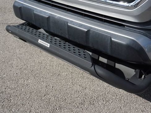 Used 2018 Toyota Tacoma SR5 RWD image 18