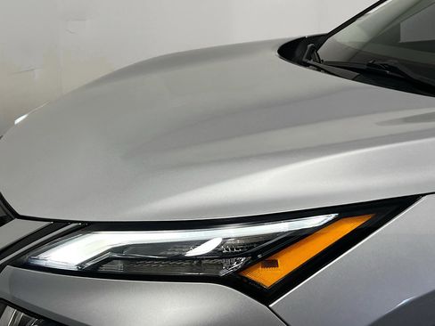 Used 2023 Nissan Rogue SV FWD image 11