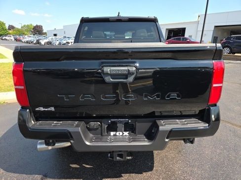Used 2026 Toyota Tacoma SR5 AWD/4WD image 7