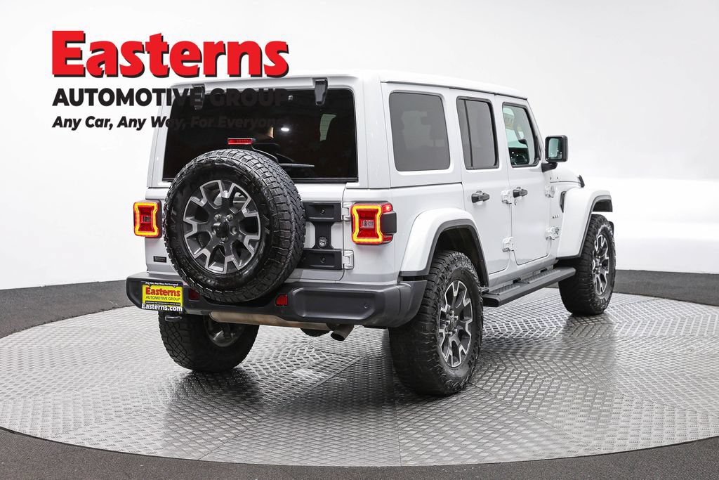 Used 2024 Jeep Wrangler Unlimited Sahara w/ Dual Top Group AWD/4WD image 6