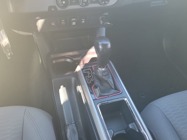 Used 2018 Toyota Tacoma SR5 RWD image 20