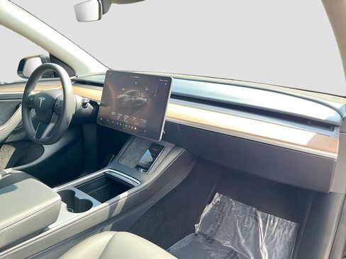 Used 2024 Tesla Model Y Performance AWD/4WD image 26