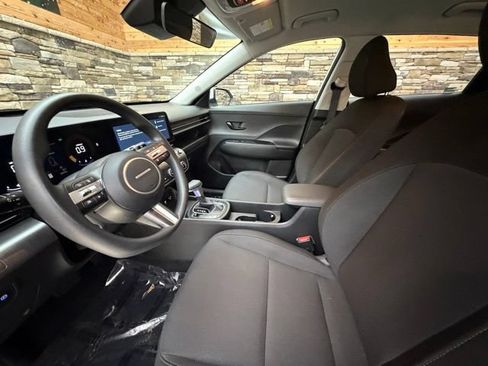 Certified 2024 Hyundai Kona SE AWD/4WD image 11