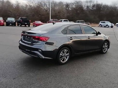 Used 2023 Kia Forte LXS image 8