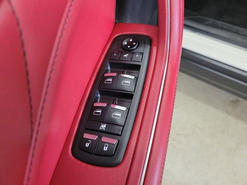 Used 2020 Maserati Levante image 22