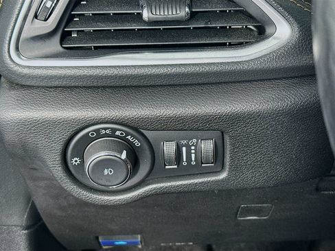 Used 2022 Chrysler Pacifica Pinnacle FWD image 10