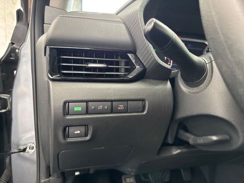 Used 2025 Nissan Sentra SV FWD image 30