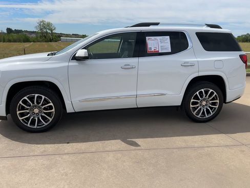Used 2023 GMC Acadia Denali image 6