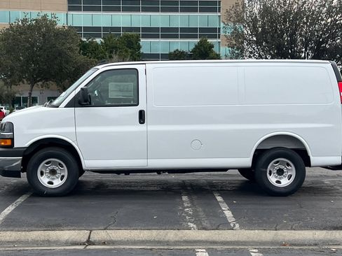 New 2025 Chevrolet Express 2500 w/ Driver Convenience Package image 7