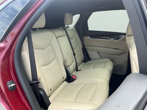 Used 2017 Cadillac XT5 Luxury w/ Driver Awareness Package image 17