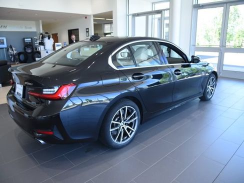 Used 2021 BMW 330i xDrive Sedan AWD/4WD image 3