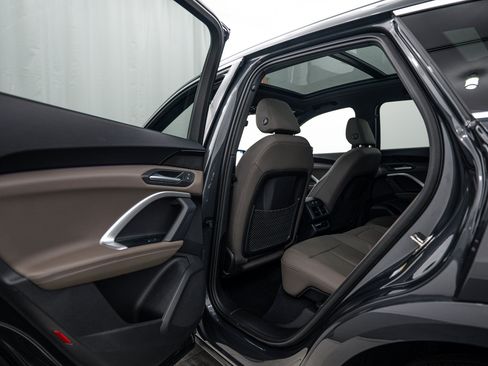 Used 2025 Audi Q5 Premium w/ Convenience Package AWD/4WD image 17