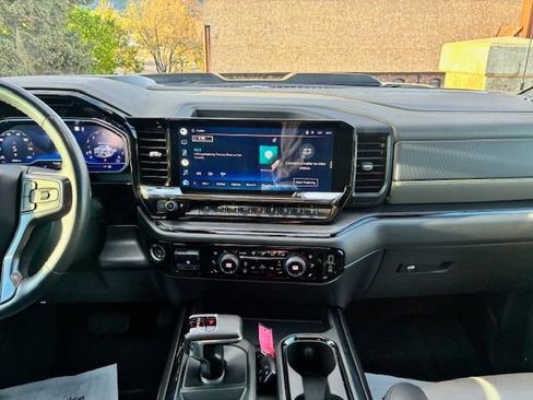 Used 2022 Chevrolet Silverado 1500 ZR2 w/ Technology Package image 15