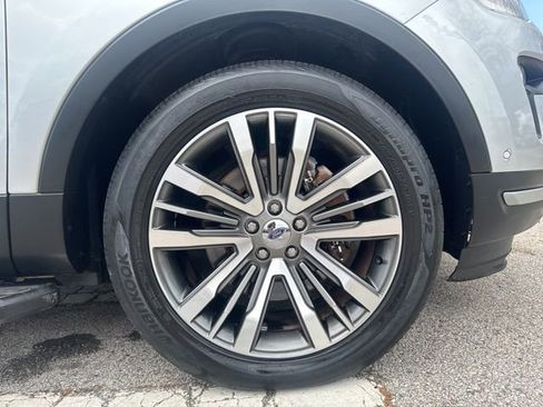 Used 2019 Ford Explorer Platinum AWD/4WD image 9