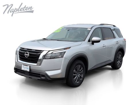 Used 2025 Nissan Pathfinder SV FWD image 1