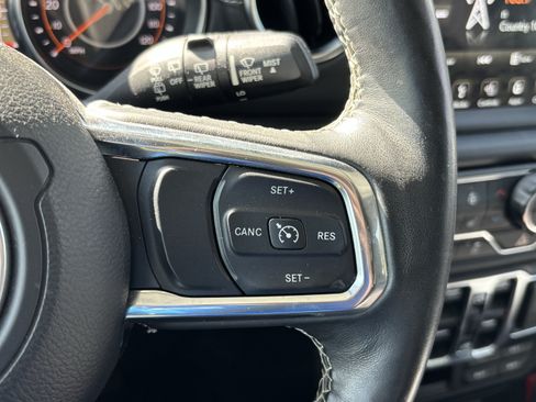 Used 2019 Jeep Wrangler Unlimited Sahara AWD/4WD image 20