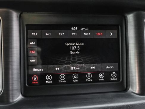 Used 2018 Dodge Charger SXT image 35